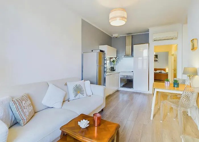 Centre Serbes شقة كان