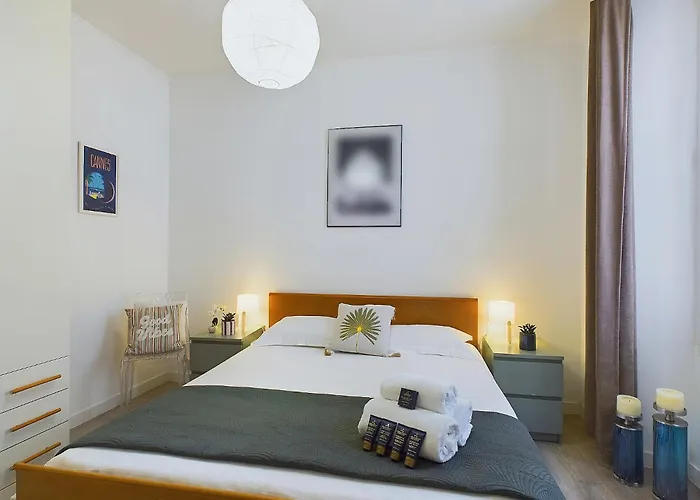 Centre Serbes شقة كان