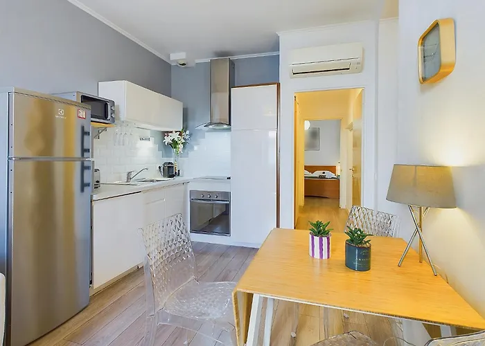 Centre Serbes شقة كان