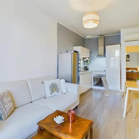 Apartment Centre Serbes *